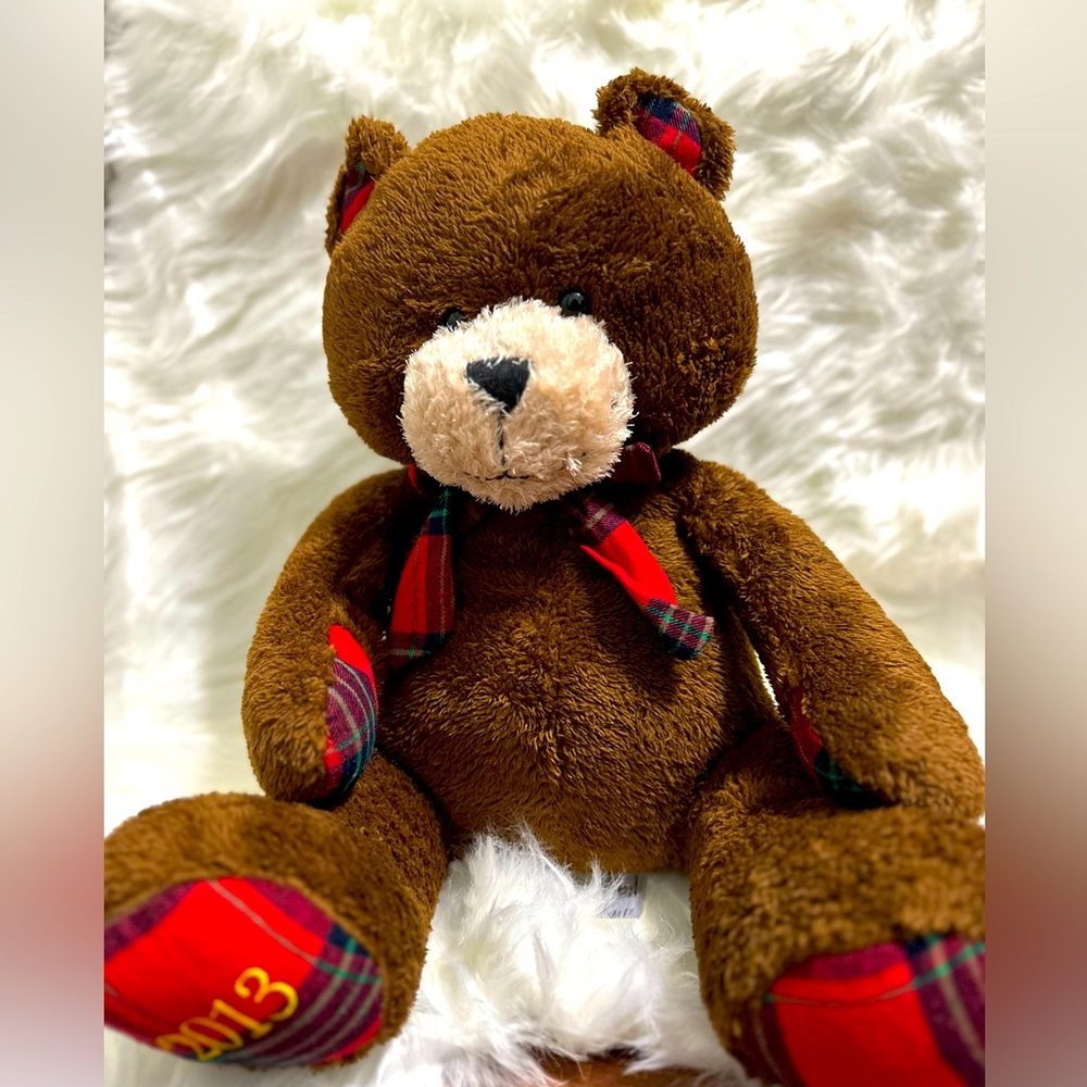 2013 Dillards Trimsetter Holiday Bear